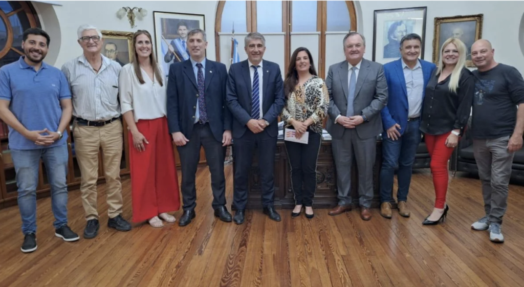 EL GOBIERNO PROVINCIAL ENTREGÓ APORTES POR UN TOTAL DE $98 MILLONES PARA ACTIVIDADES INSTITUCIONALES Y OBRAS DE INFRAESTRUCTURA